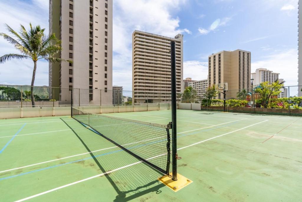 Waikiki Banyan W-Ocean Views With Free Parking! Apartment Хонолулу Екстериор снимка