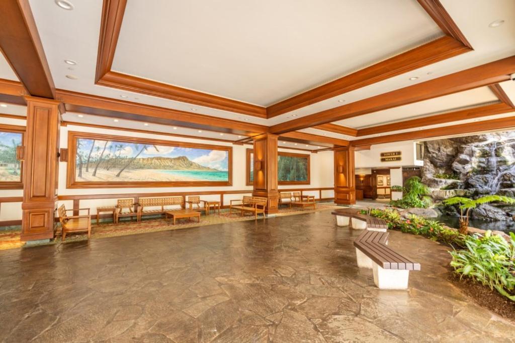 Waikiki Banyan W-Ocean Views With Free Parking! Apartment Хонолулу Екстериор снимка