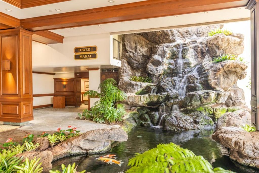 Waikiki Banyan W-Ocean Views With Free Parking! Apartment Хонолулу Екстериор снимка