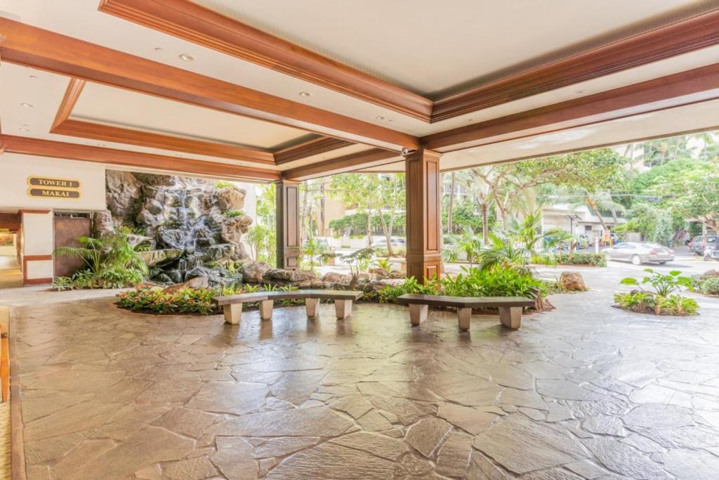 Waikiki Banyan W-Ocean Views With Free Parking! Apartment Хонолулу Екстериор снимка